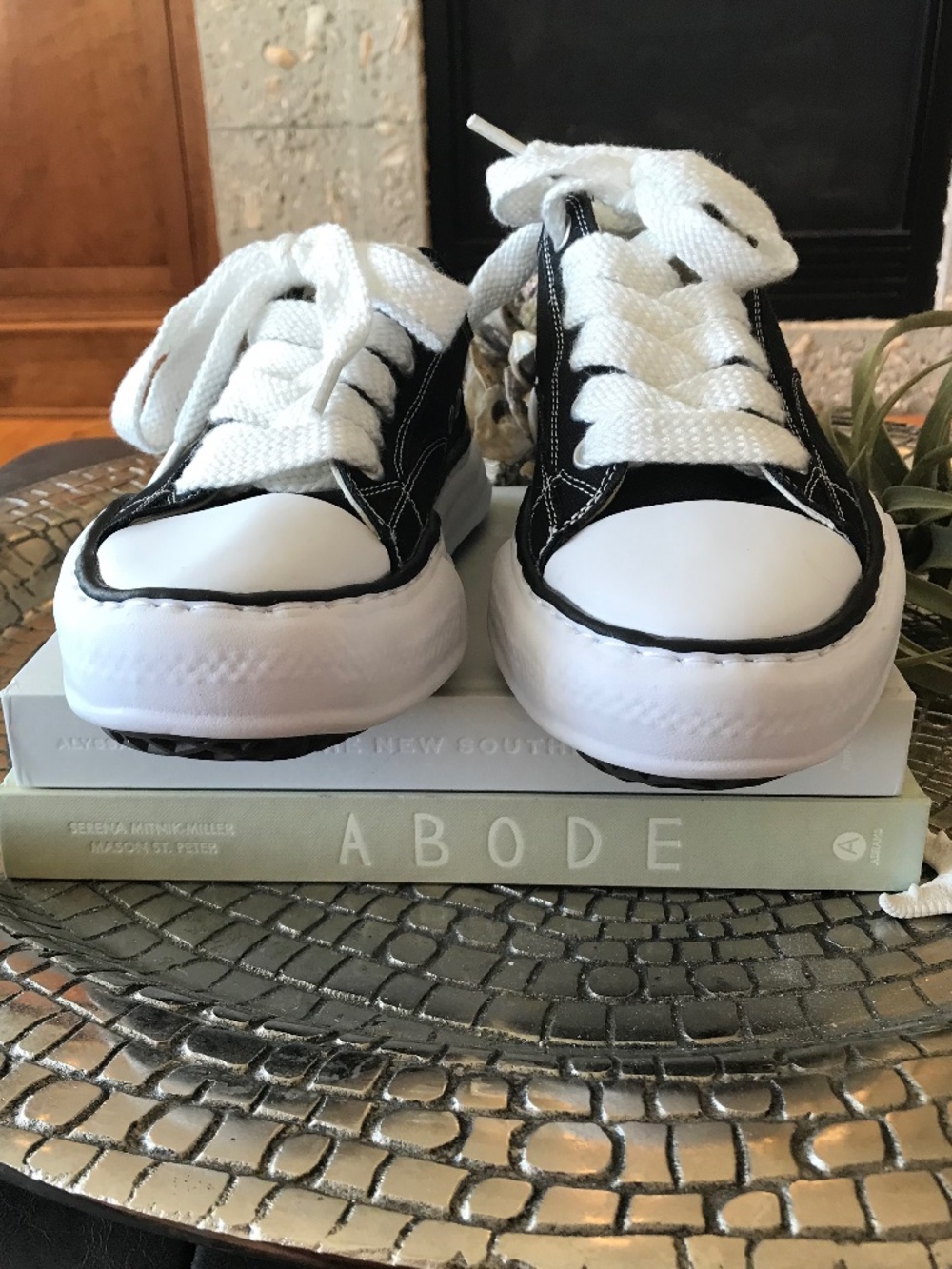 🆕 MMY PETERSON OG SOLE BLACK CANVAS LOW-TOP SNEAKER - Picture 2 of 12